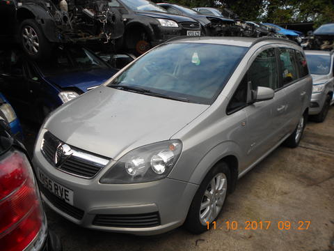 Breaking Vauxhall Zafira B for spares #1