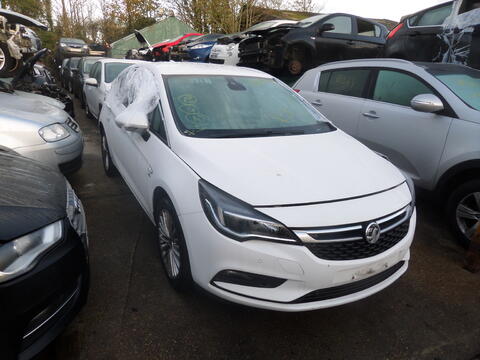 Breaking Vauxhall Astra         2016 for spares #1