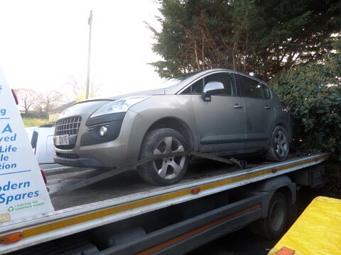 Breaking Peugeot 5008 for spares #1