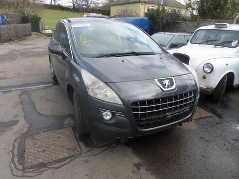 Breaking Peugeot 3008 for spares #1