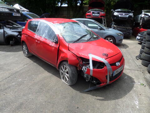 Breaking Hyundai 2013 i20 for spares #1