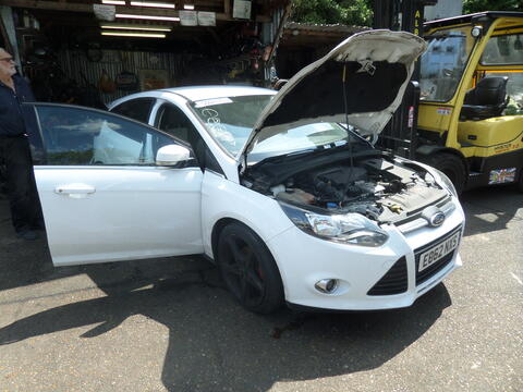 Breaking Ford Focus for spares #1