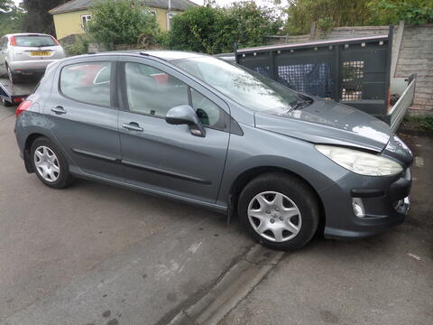 Breaking Peugeot 308 for spares #1