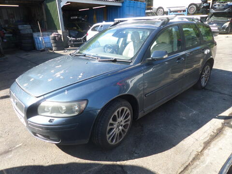 Breaking Volvo V50 for spares #1