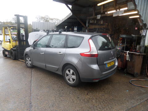 Breaking Renault Scenic       2010 for spares #2