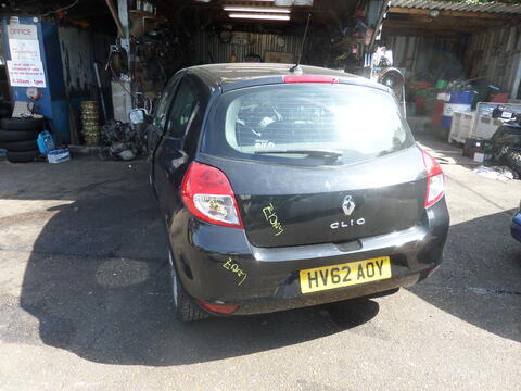 Breaking Renault Clio for spares #2
