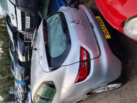 Breaking Renault Clio 2013 for spares #2