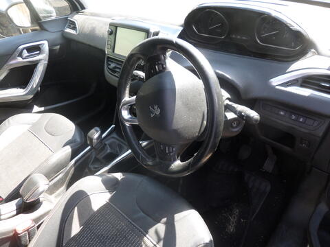 Breaking Peugeot 2008 14 for spares #2