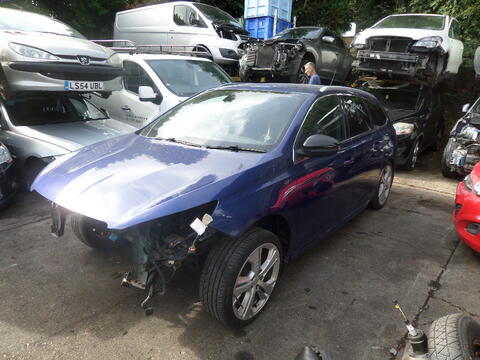 Breaking Peugeot 2016 308 SW for spares #2