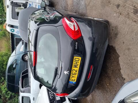 Breaking Peugeot 208 2012 for spares #3