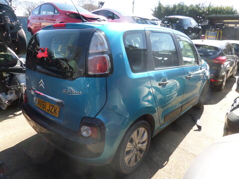 Breaking Citroen C3 Picasso for spares #3