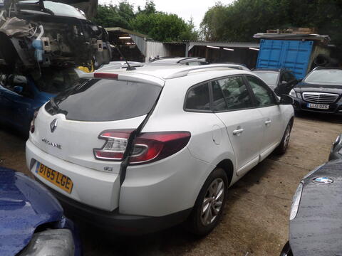 Breaking Renault Clio 2015 for spares #3