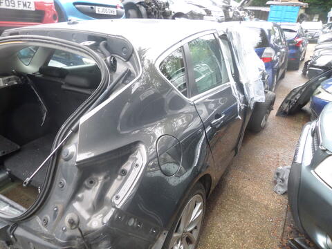 Breaking Vauxhall Astra 2014 for spares #3