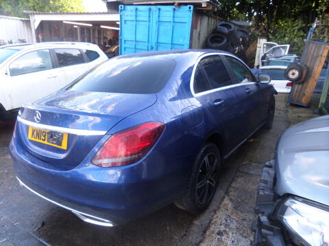 Breaking Mercedes C 200 2019 for spares #3