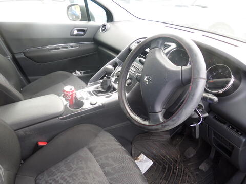 Breaking Peugeot 3008 for spares #5