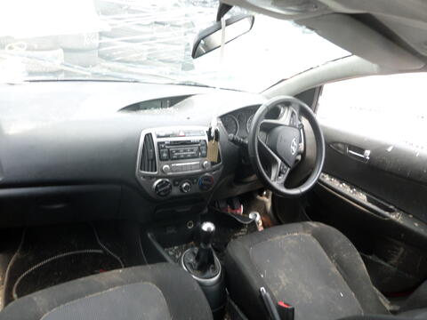 Breaking Hyundai 2013 i20 for spares #5